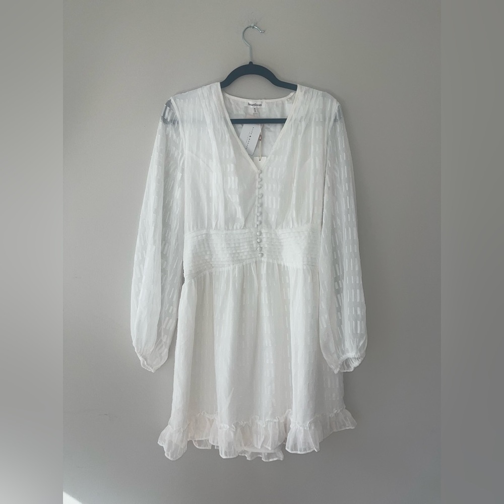 Women's White Long Sleeve Ruffle Hem Dress